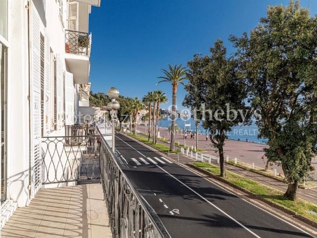Nice Quai des États Unis appartement 2 pièces face mer en ex. 58m² Nice
