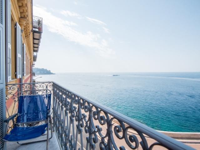 NICE QUAI RAUBA CAPEU APPARTEMENT 4 PIECES DE 70M² A VENDRE 110M² DE SURFACE TOTALE VUE PANORAMIQUE SUR LA MER BALCON DERNIER ETAGE
