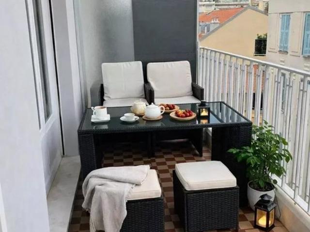 LE CAPITOLE F1 en étage élevé avec terrasse