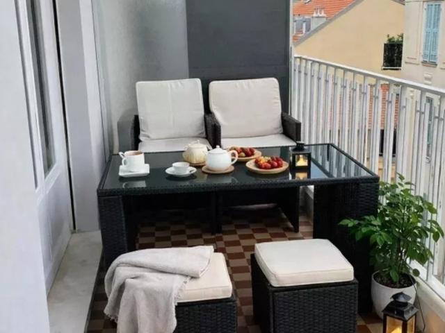 LE CAPITOLE F1 en étage élevé avec terrasse