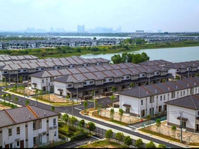 Nice RUMAH 2 TINGKAT TAMAN DESIRAN BAYU PUCHONG 4 BILIK