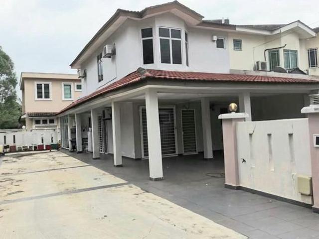 Nice Renovated Corner Saujana Puchong 2 Storey House