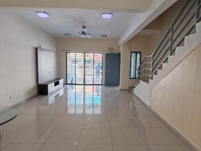 Nice Renovated Double Storey Terrace Taman Sri Garing Rawang