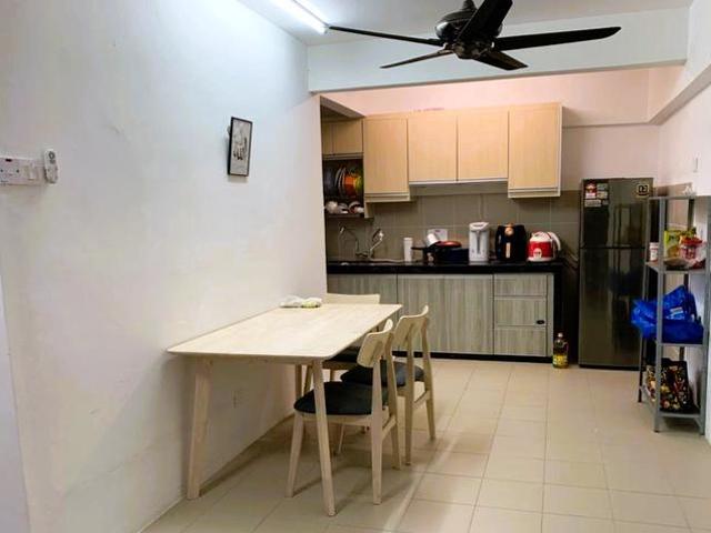 Nice RenovatedAlpinia Puchong MRT Putra PermaiFull Loan 100