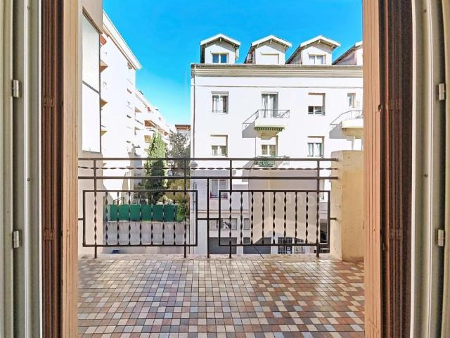 NICE RIQUIER 2 PIECES BALCONS