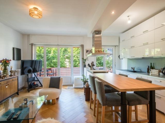 NICE RIQUIER APPARTEMENT 3 PIECES DE 61 M² A VENDRE GRAND SEJOUR AVEC CUISINE OUVERTE CHAMBRES SPACIEUSES CAVE PARKING SECURISE