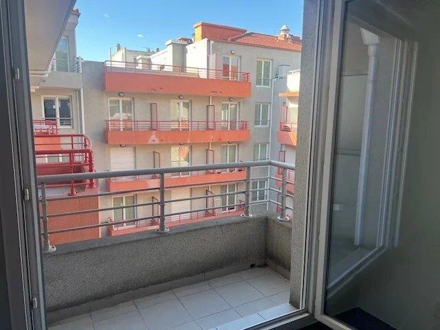 Nice Riquier, proche Port,studio 26 m2, calme, balcon, piscine
