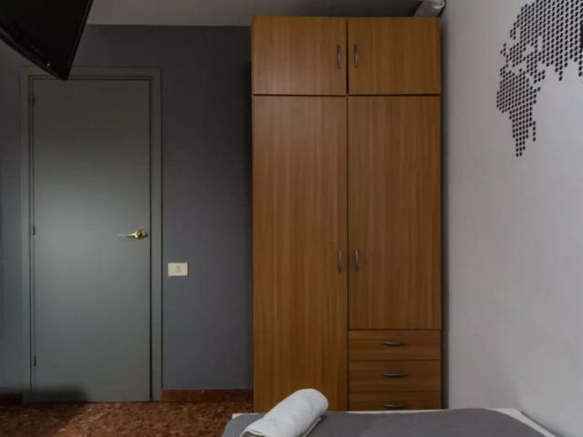 Nice room in shared apartment by Eixample, Barcelona