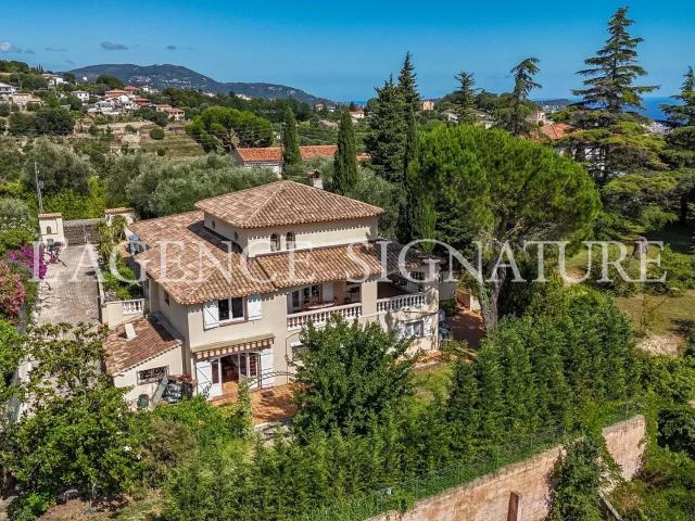 Nice St Pierre de Feric 'Scarlett' Villa individuelle 12P 300m2