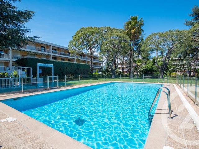 Nice Saint Antoine De Ginestiere: Dans une résidence avec. 92m² Nice