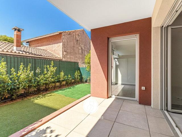 NICE / SAINT ISIDORE: 2 PIÈCES / TERRASSE / JARDIN / PARKING