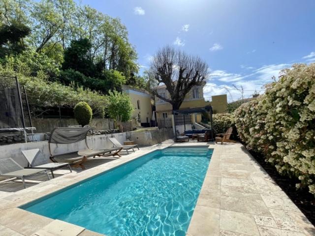 NICE SAINT ISIDORE VILLA DE 185M² A VENDRE BELLES PRESTATIONS TERRAIN DE 2058M² PISCINE APPARTEMENT INDEPENDANT ET ANNEXES