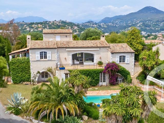 Nice Saint Pierre De Feric: Située sur les hauteurs de Ni. 281m² Nice