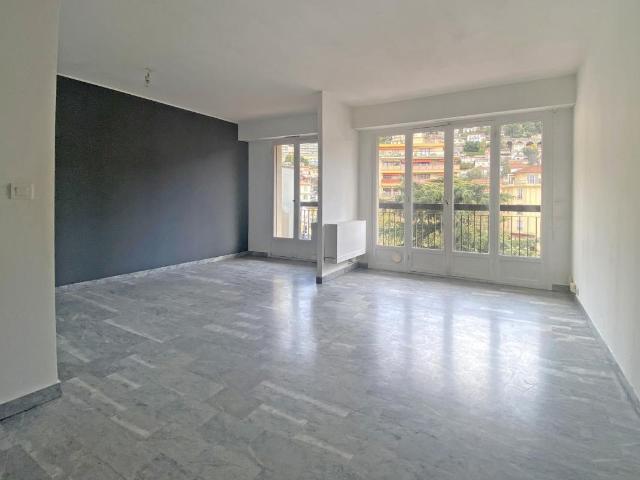 NICE Saint Roch: Grand Studio 38 m² 4e étage