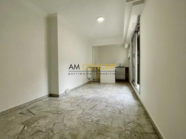 Nice Saint Roch studio terrasse 50m2