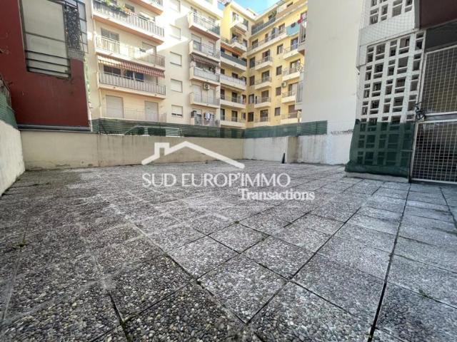 Nice Saint Roch studio terrasse 50m2
