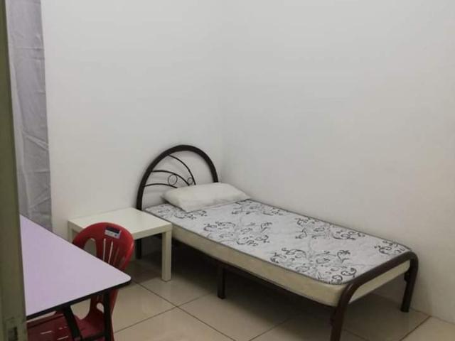 Nice Sigle Room At Maple Residence clean with aircond