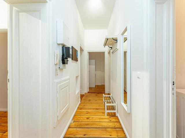 Nice single bedroom in shared flat close to the Berlin School of Business and Innovation BSBI in Neukölln