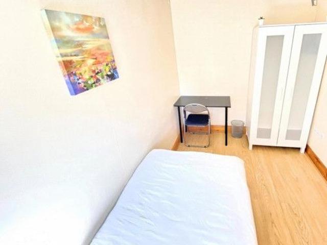Nice single ensuite bedroom in Ballyphehane