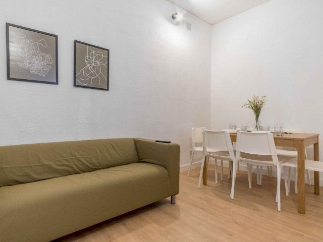 Nice single room 10 minutes away from Sol