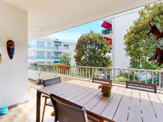NICE TZAREWITCH: VASTE 4 PIÈCES AVEC TERRASSE ET BALCON AU CALME AVEC GARAGE