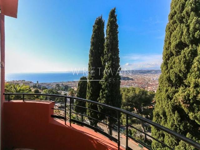 Appartement de 3 pièces avec grande toit terrasse Nice Mont Bo