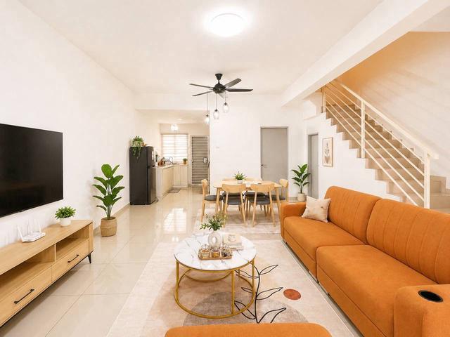 NICE UNIT 2Storey Terrace Azalea Bukit Rahman Putra Sg Buloh