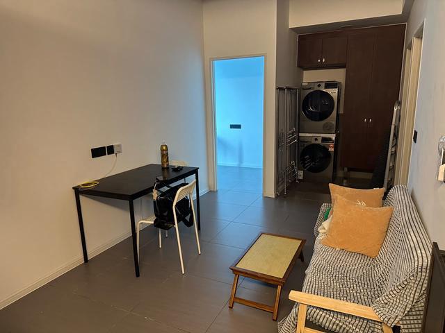 Nice Unit Garden Plaza Unique 2 bedroom Near MRT LKW UM