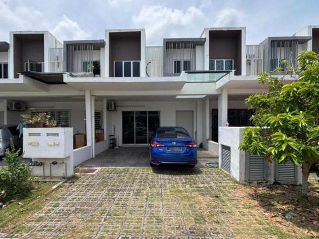 Nice Unit Fully Reno With ID partly furnished Casaview Cybersouth