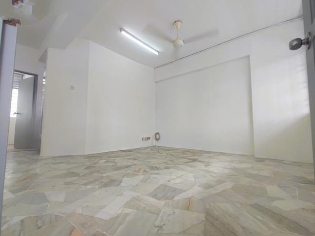 Nice Unit Majestic Heights 700sf New Painting