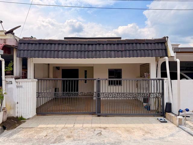 NICE UNIT Partial Furnish 1 Storey Jalan 9 Taman Greenwood Gombak