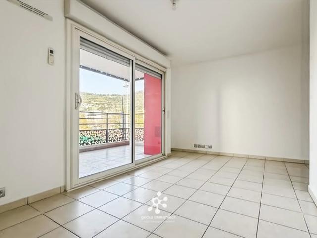 NICE VAUBAN 2 P TERRASSE RESIDENCE RECENTE
