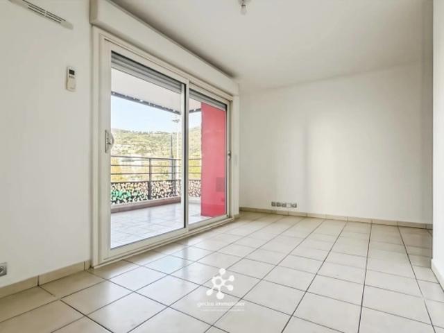 NICE VAUBAN 2 P TERRASSE RESIDENCE RECENTE