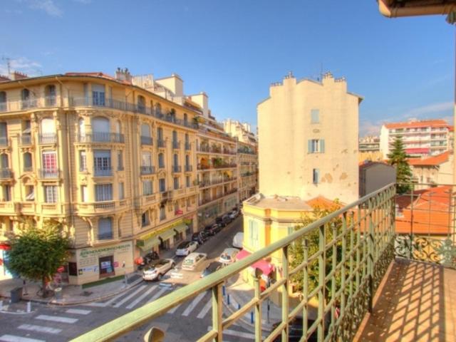 NICE VERNIER APPARTEMENT 3 PIECES DE 79M2 A VENDRE DERNIER ÉTAGE BALCON AVEC VUE DÉGAGÉE CAVE IDÉAL INVESTISSEMENT
