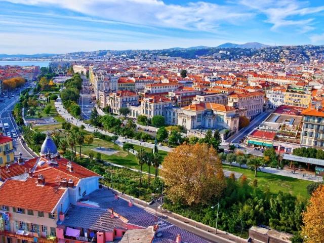NICE – VIEILLE VILLE – SUPERBE 3 PIÈCES RÉNOVÉ DE 70 M²