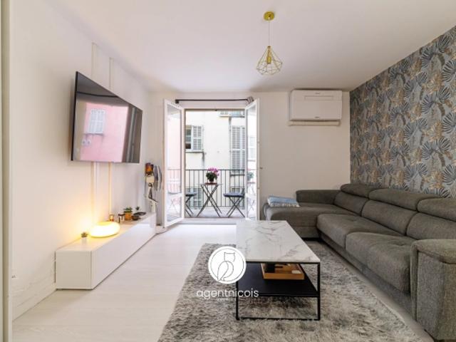 NICE / VIEUX NICE RUE DU CHÂTEAU: STUDIO / BALCON / RÉNOVÉ