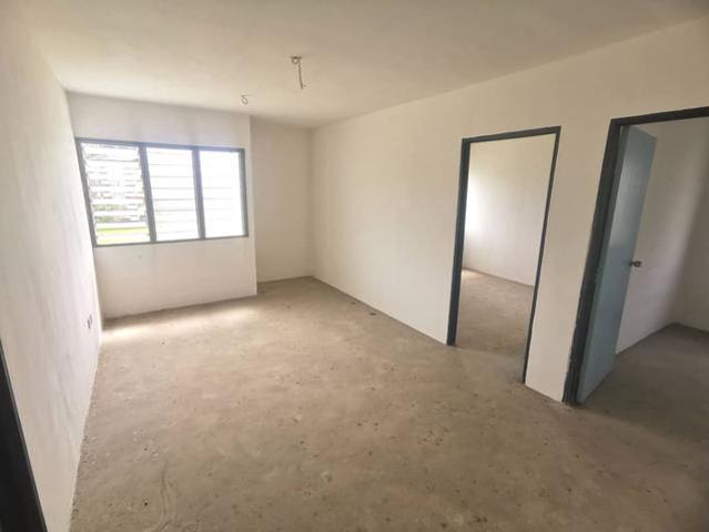 Nice view freehold below market good condition