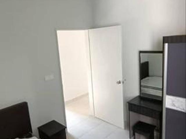NICE VIEWSuper Deal Good Condition Unit at MAX RESIDE for RE