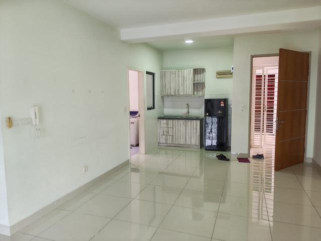 NICE VIEWSuper Deal Good Condition Unit at THE Z Cond for RE