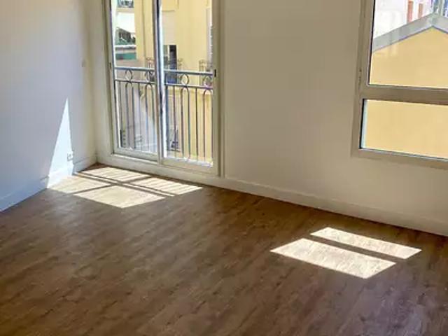 Nice 06000 Achat / Vente appartement 2 pièces t2 au dernier étage parking