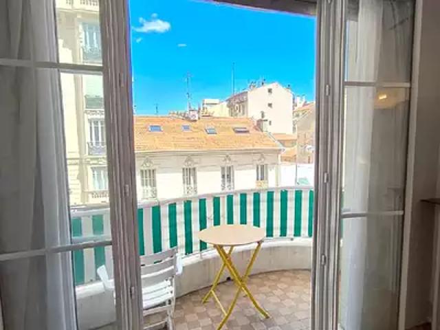 Nice 06000 Achat / Vente appartement 2 pièces t2 balcon