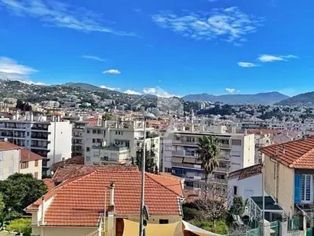 Nice 06100 Achat / Vente appartement 3 pièces t3