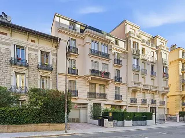 Nice 06000 Achat / Vente appartement 5 pièces t5 au dernier étage terrasse