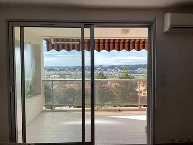 Nice 06000 Location appartement 1 pièce t1 terrasse cave