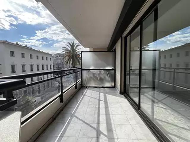 Nice 06000 Location appartement 3 pièces t3 terrasse balcon