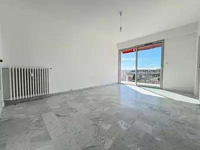 Nice 06000 Location appartement 4 pièces t4 au dernier étage terrasse