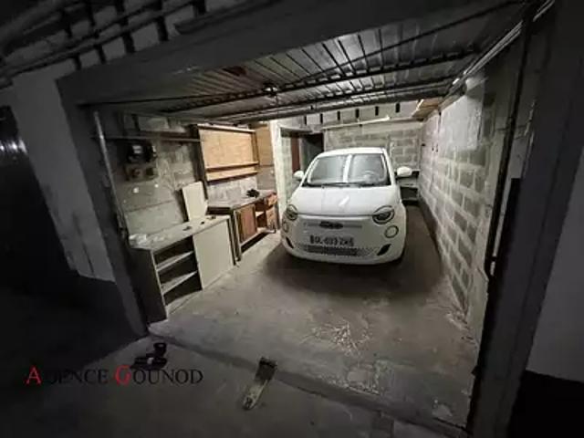 Nice 06000 Location parking