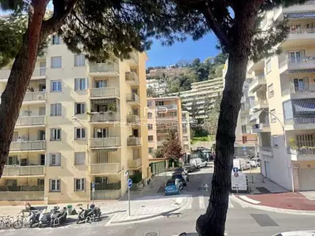 Nice 06100 Achat / Vente appartement 1 pièce t1 au dernier étage