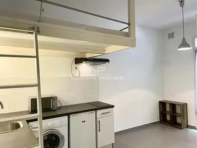 Nice 06100 Achat / Vente appartement 1 pièce t1 au dernier étage