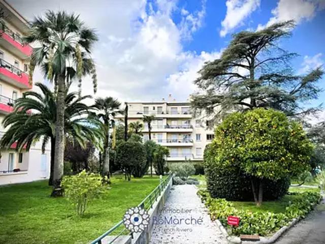 Nice 06100 Achat / Vente appartement 1 pièce t1 au dernier étage